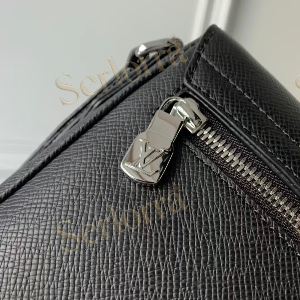 LOUIS VUITTON DISTRICT PM