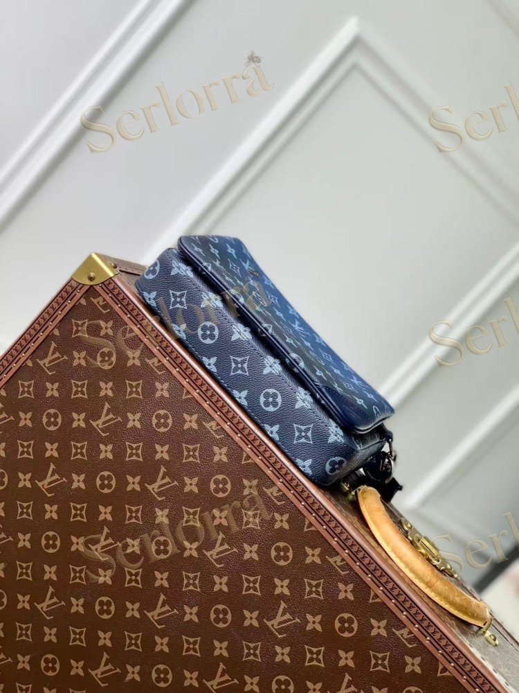 LOUIS VUITTON TRIO MESSENGER BLEU