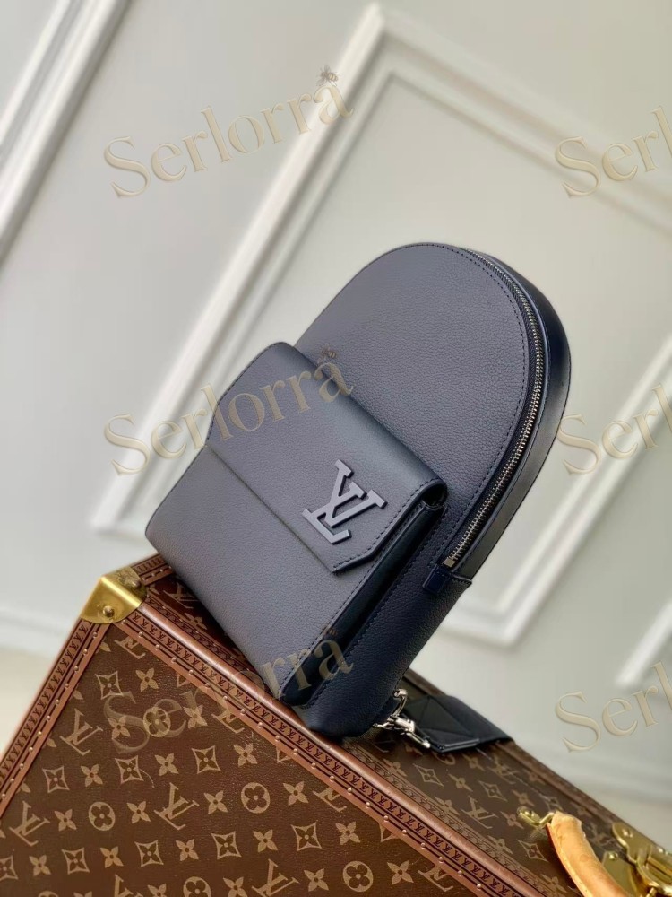 LOUIS VUITTON PILOT SLINGBAG