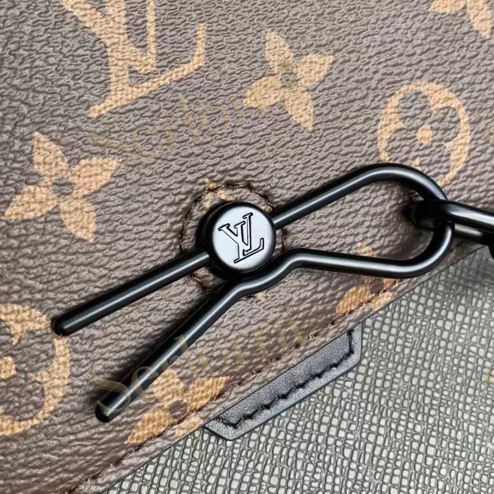 LOUIS VUITTON ROBUSTO BRIEFCASE