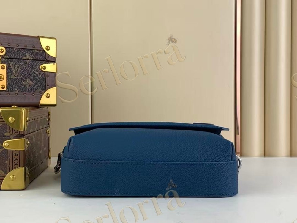 LOUIS VUITTON FASTLINE MESSENGER