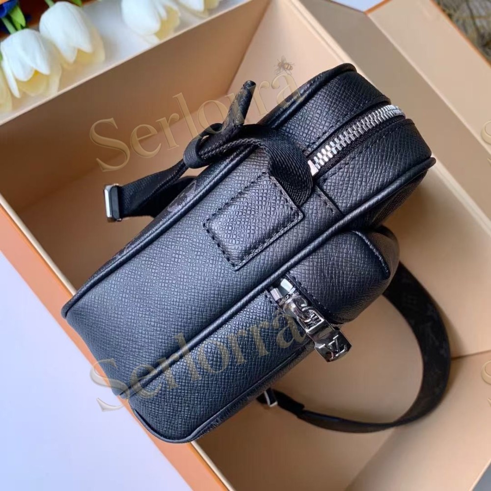 LOUIS VUITTON OUTDOOR MESSENGER