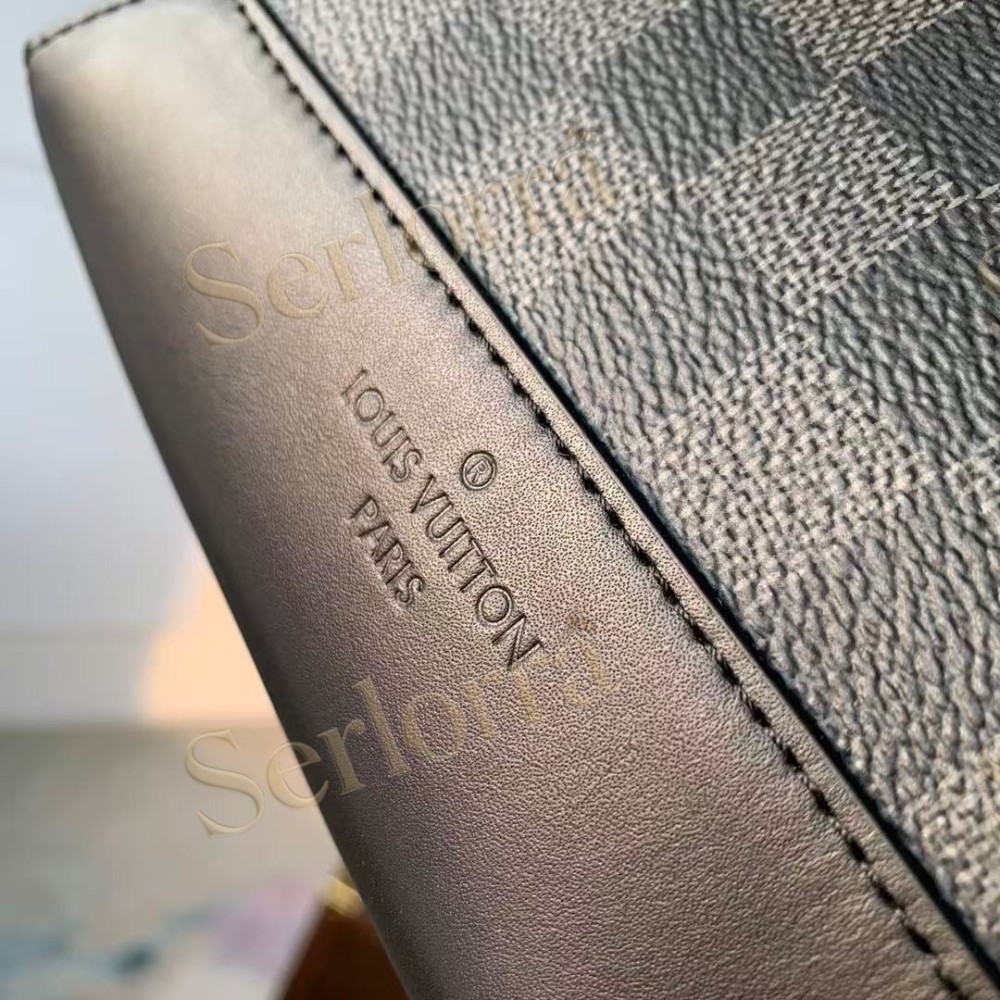 LOUIS VUITTON DUO SLINGBAG