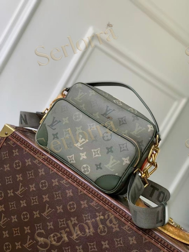 LOUIS VUITTON DELTA SLINGBAG