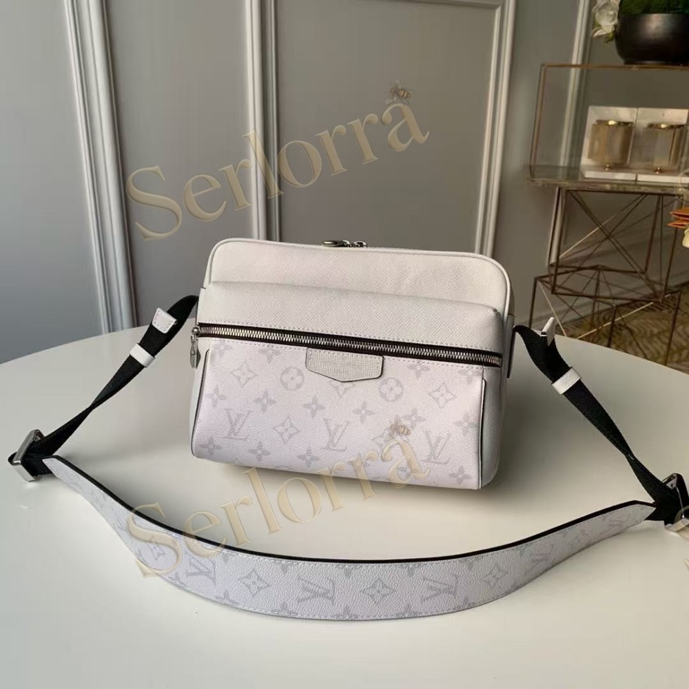 LOUIS VUITTON OUTDOOR MESSENGER