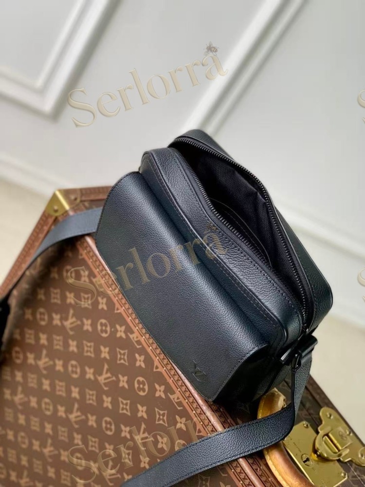 LOUIS VUITTON BOARDING
