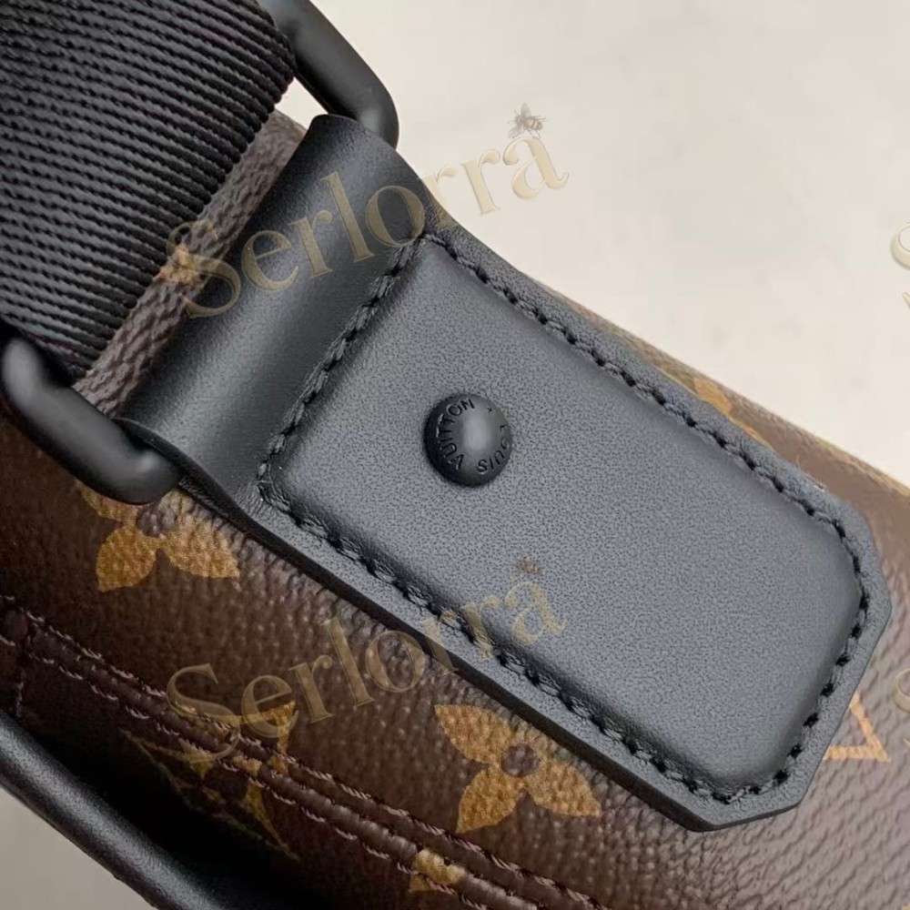 LOUIS VUITTON MAGNETIC MESSENGER