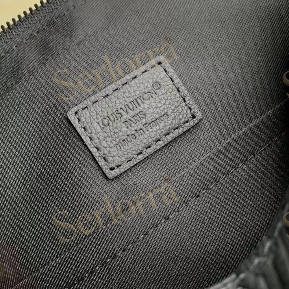 LOUIS VUITTON TRIO MESSENGER