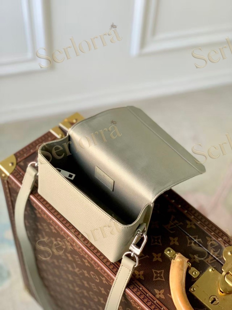 LOUIS VUITTON FASTLINE WEARABLE WALLET
