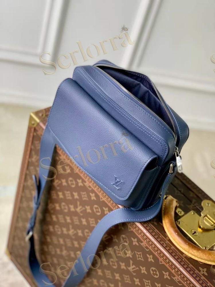 LOUIS VUITTON BOARDING