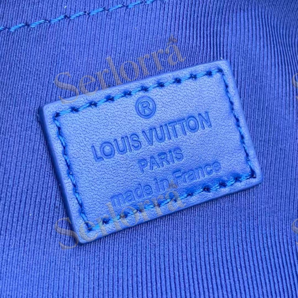 LOUIS VUITTON S LOCK MESSENGER