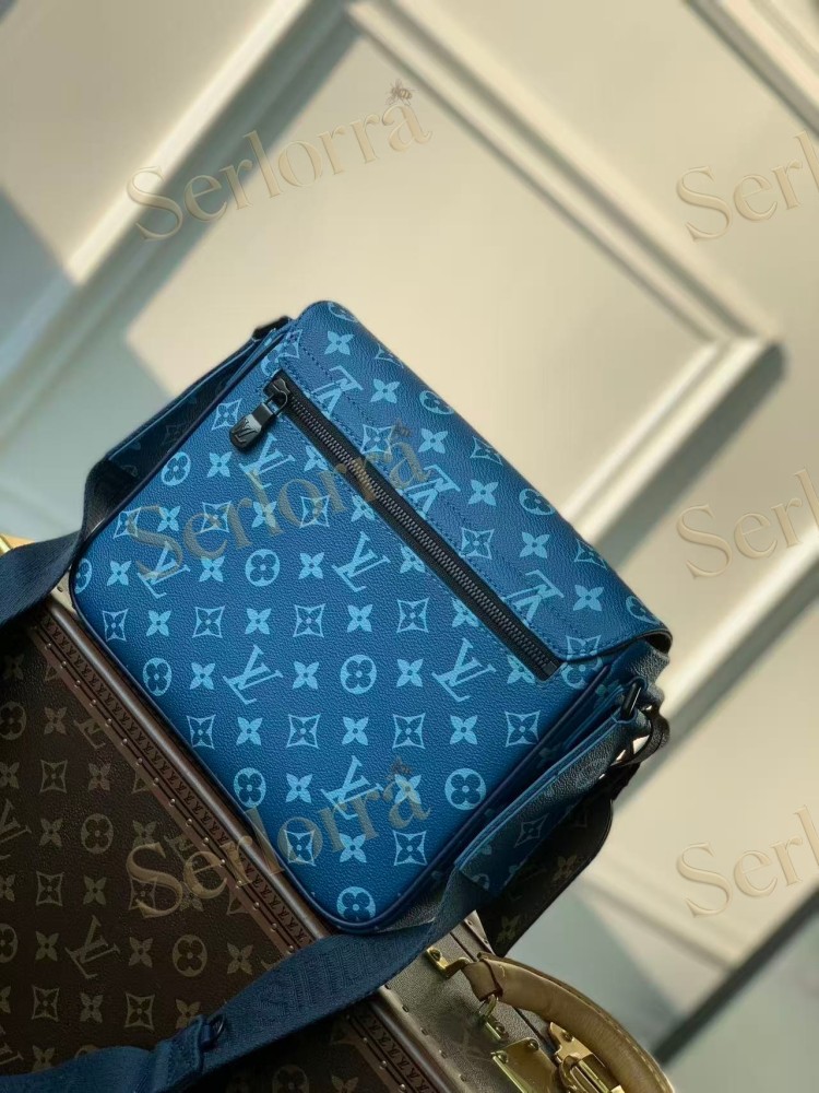 LOUIS VUITTON DISTRICT PM