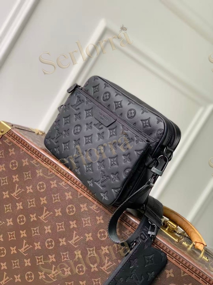 LOUIS VUITTON TRIO MESSENGER