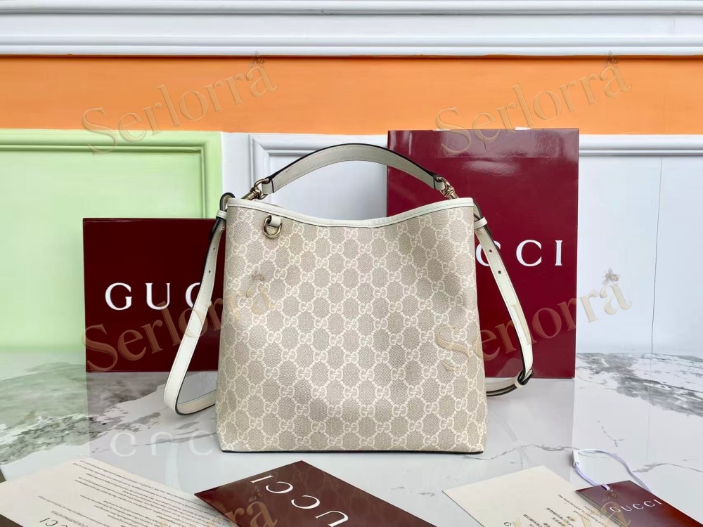 GUCCI GG EMBLEM BUCKET BAG