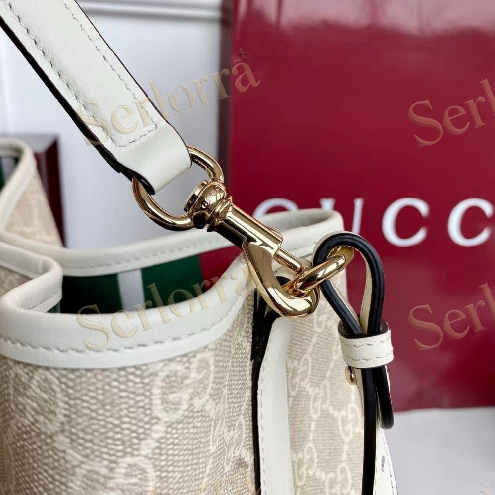 GUCCI GG EMBLEM BUCKET BAG