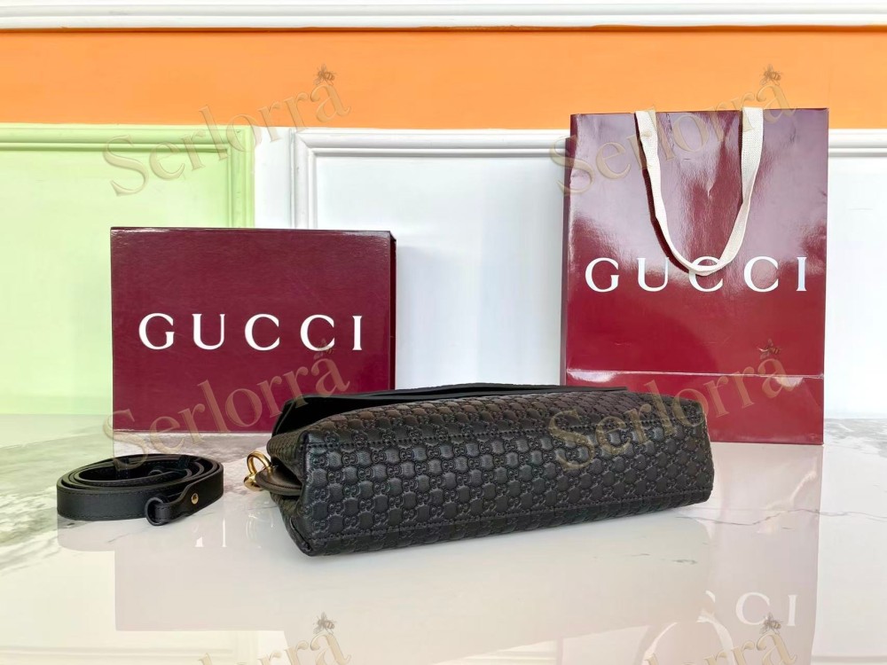 GUCCI MEDIUM SHOULDER BAG WITH CHAIN