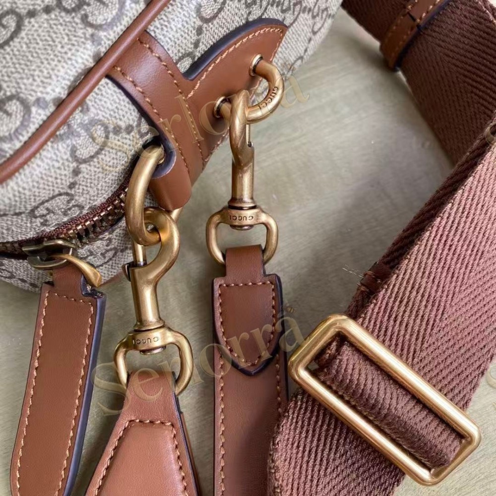 GUCCI GG EMBLEM SMALL CROSSBODY BAG