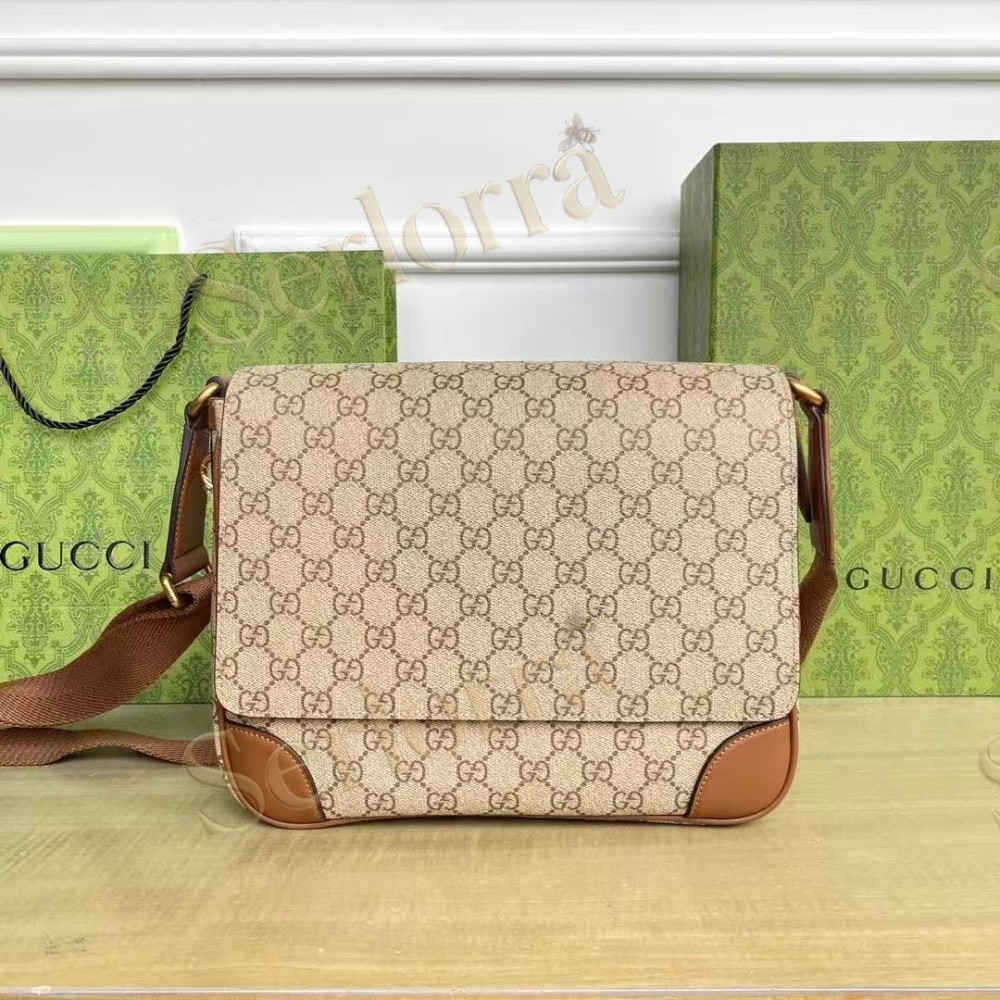 GUCCI GG EMBLEM MEDIUM CROSSBODY BAG