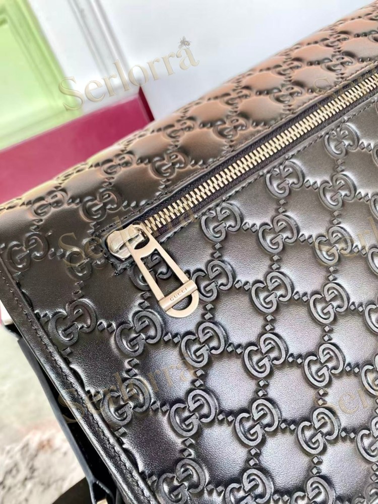 GUCCI GG EMBLEM MEDIUM CROSSBODY BAG