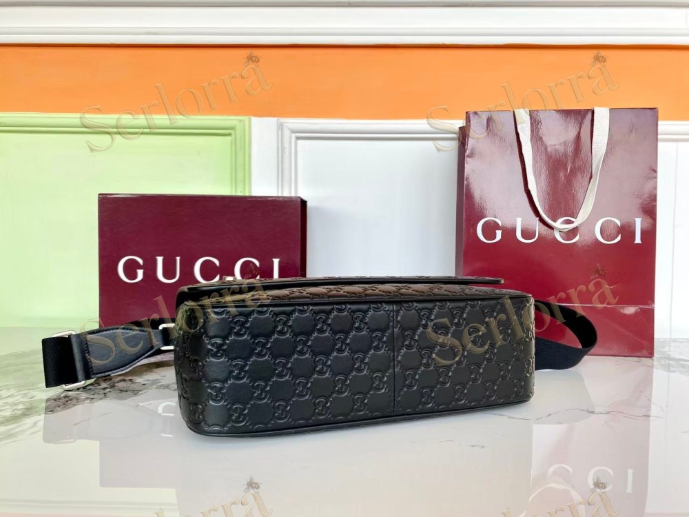GUCCI GG EMBLEM MEDIUM CROSSBODY BAG