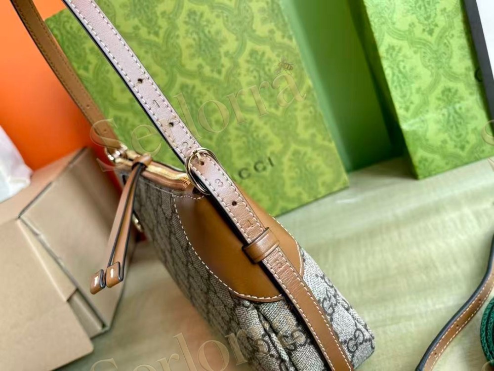 GUCCI GG EMBLEM SMALL SHOULDER BAG