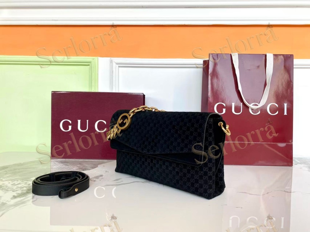GUCCI MEDIUM SHOULDER BAG WITH CHAIN