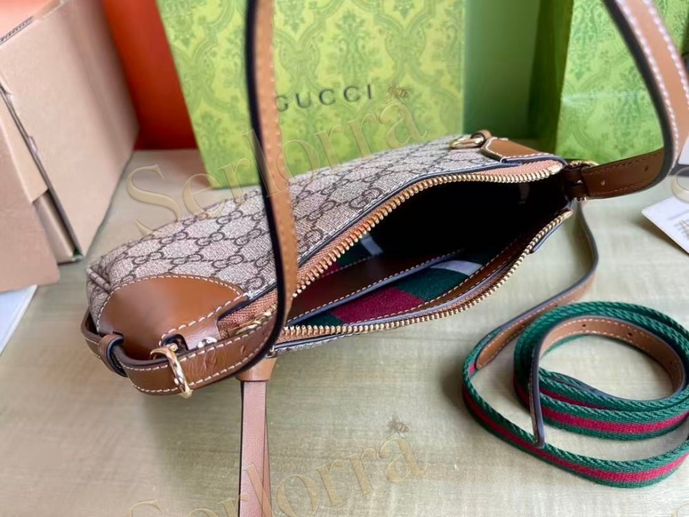 GUCCI GG EMBLEM SMALL SHOULDER BAG