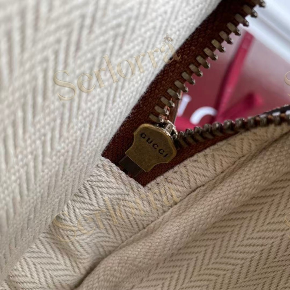GUCCI GG EMBLEM MEDIUM BELT BAG