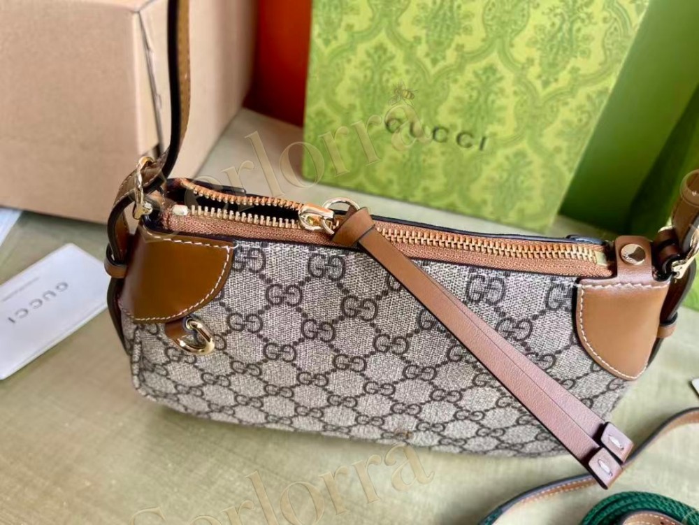 GUCCI GG EMBLEM SMALL SHOULDER BAG