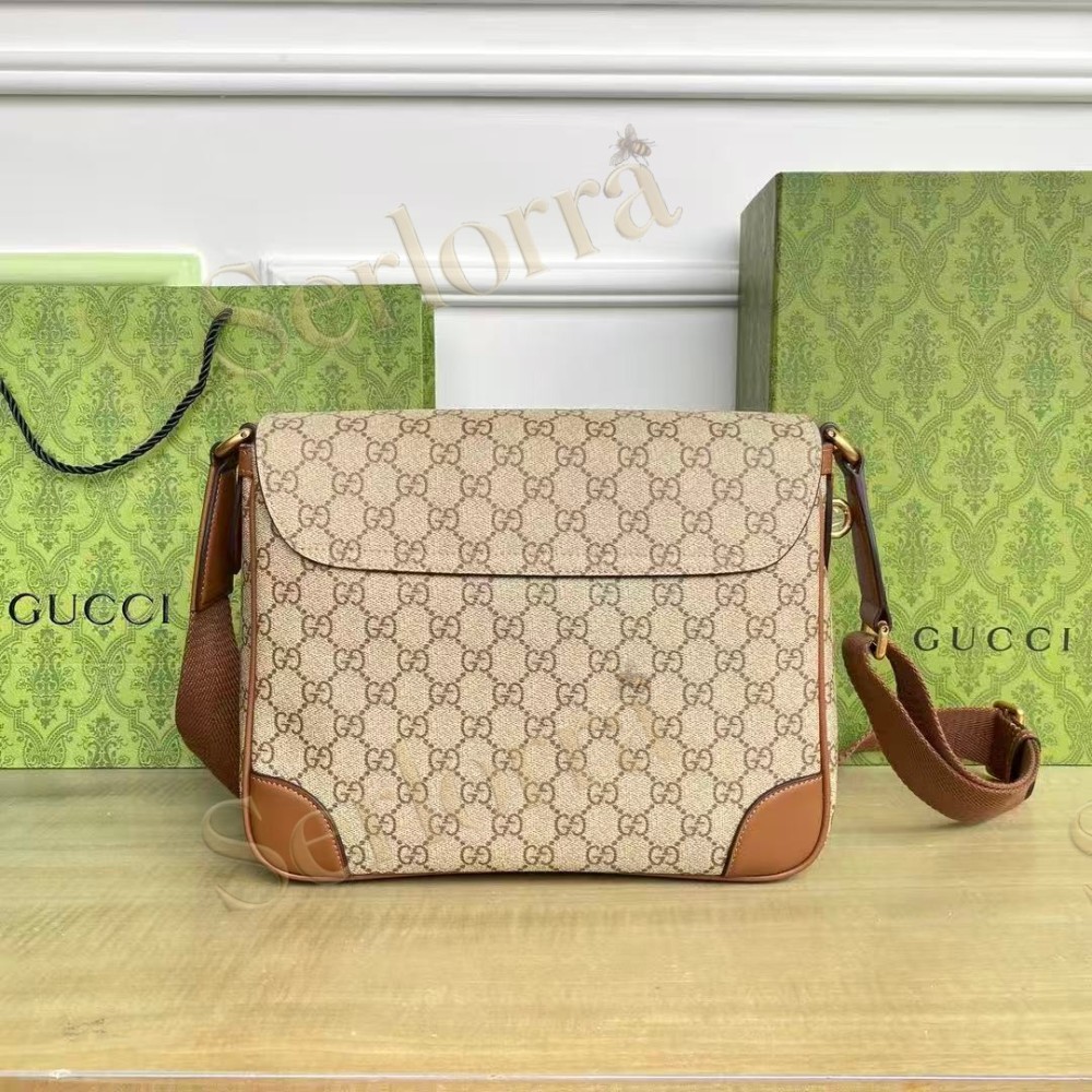 GUCCI GG EMBLEM MEDIUM CROSSBODY BAG