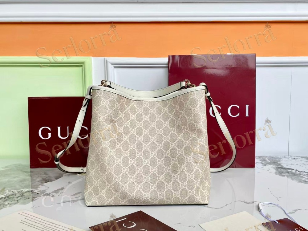 GUCCI GG EMBLEM BUCKET BAG