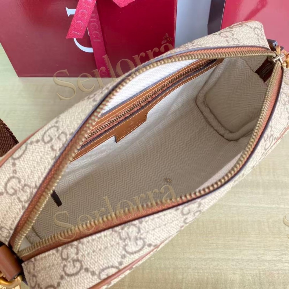 GUCCI GG EMBLEM SMALL CROSSBODY BAG