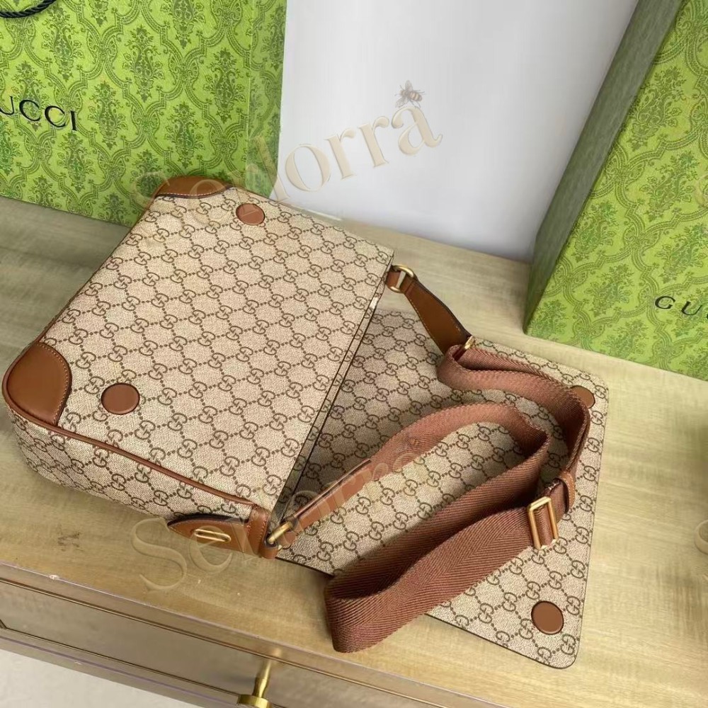GUCCI GG EMBLEM MEDIUM CROSSBODY BAG