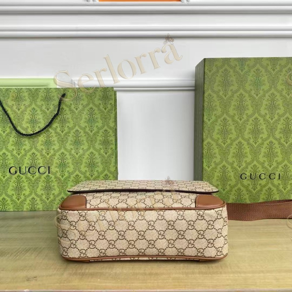 GUCCI GG EMBLEM MEDIUM CROSSBODY BAG