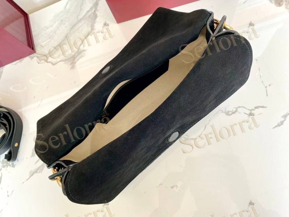 GUCCI MEDIUM SHOULDER BAG WITH CHAIN