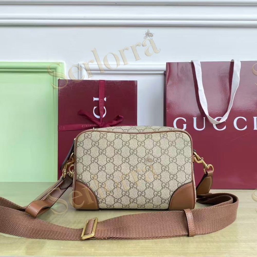 GUCCI GG EMBLEM SMALL CROSSBODY BAG