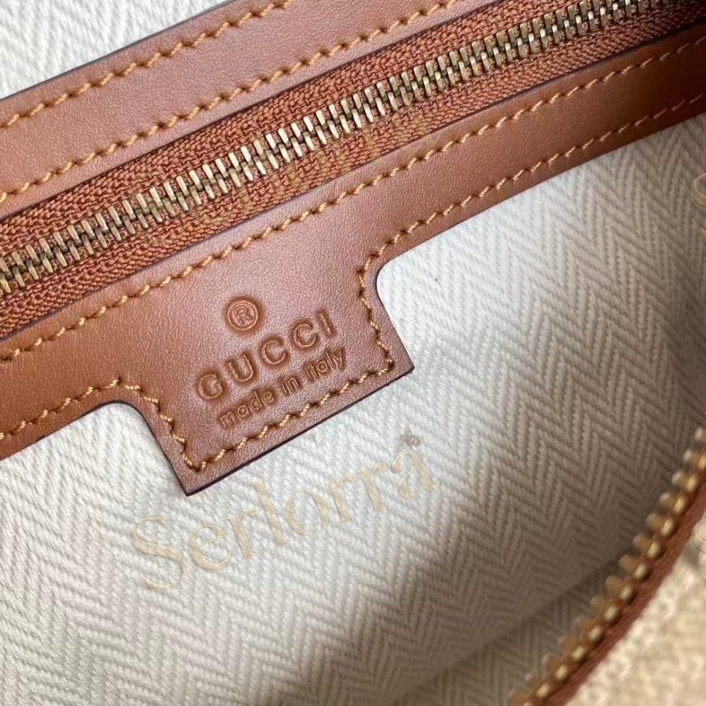 GUCCI GG EMBLEM SMALL CROSSBODY BAG