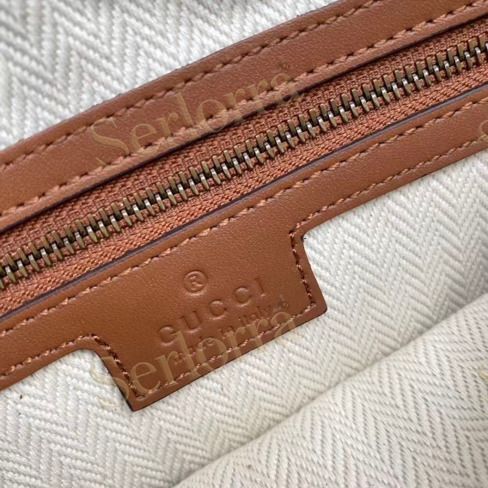 GUCCI GG EMBLEM MEDIUM BELT BAG
