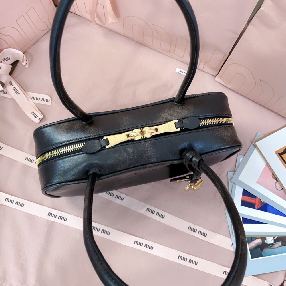 MIU MIU BEAU LEATHER HANDBAG