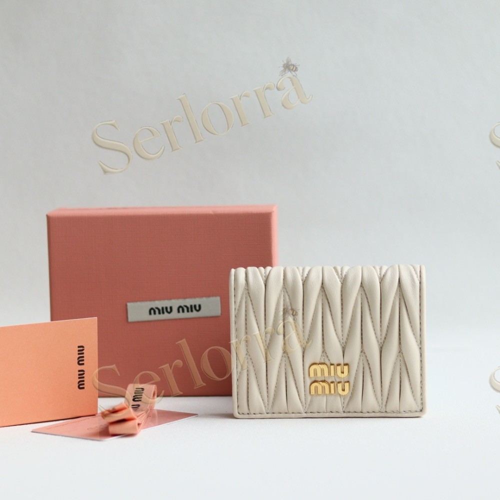 MIU MIU MATELASSÉ CARD HOLDER
