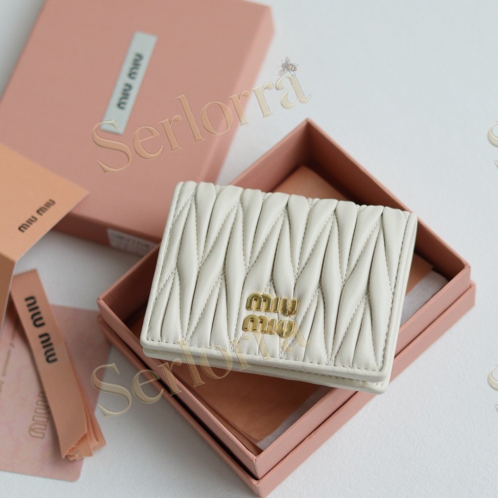 MIU MIU MATELASSÉ CARD HOLDER