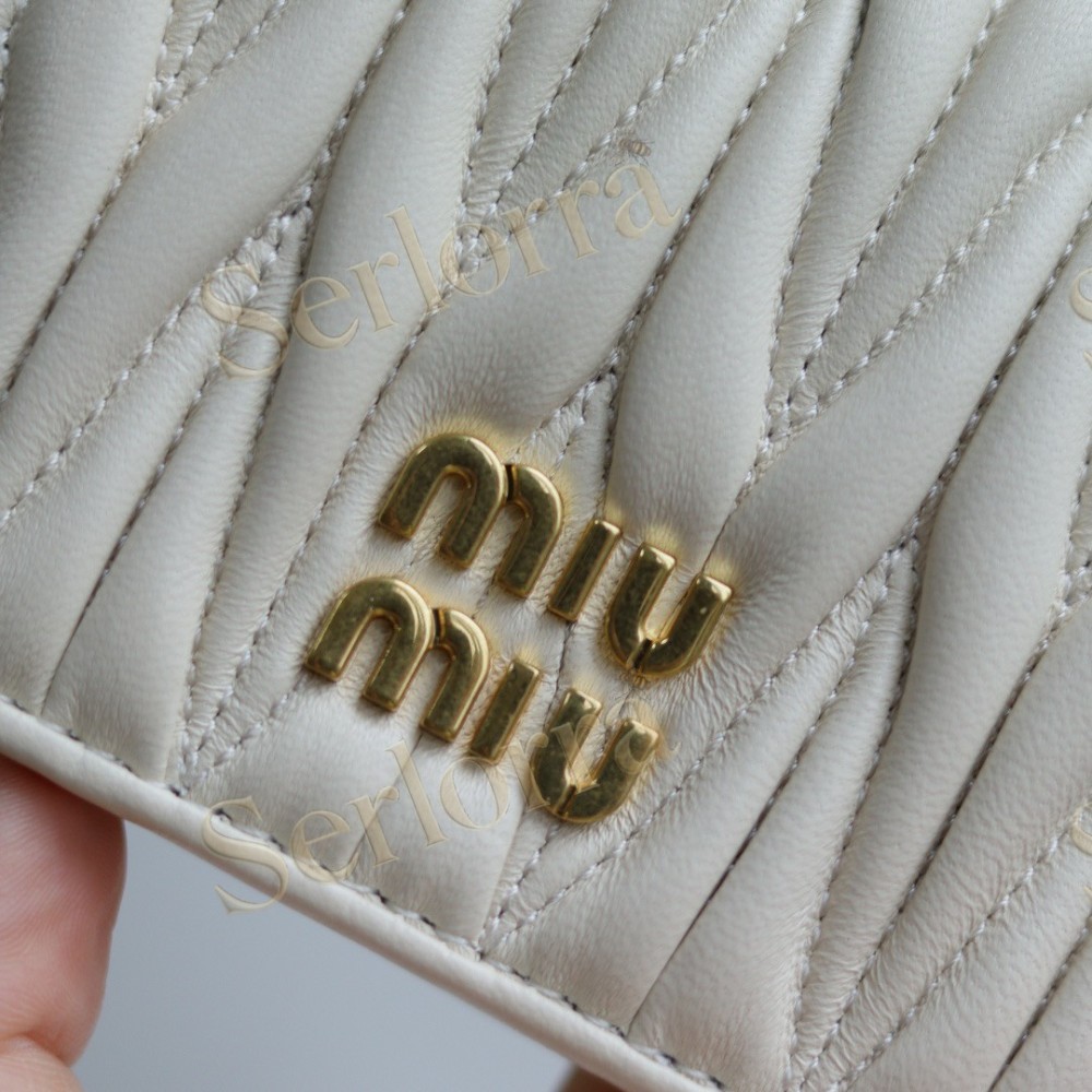 MIU MIU MATELASSÉ CARD HOLDER
