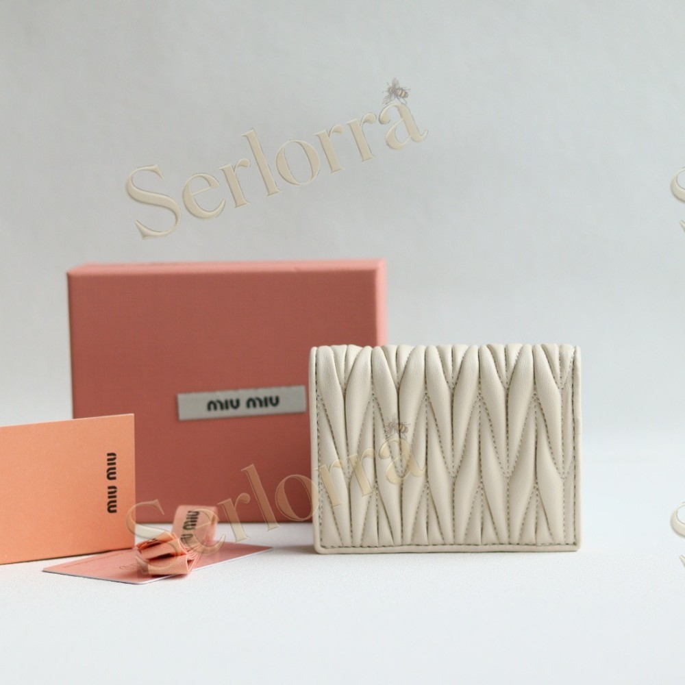 MIU MIU MATELASSÉ CARD HOLDER