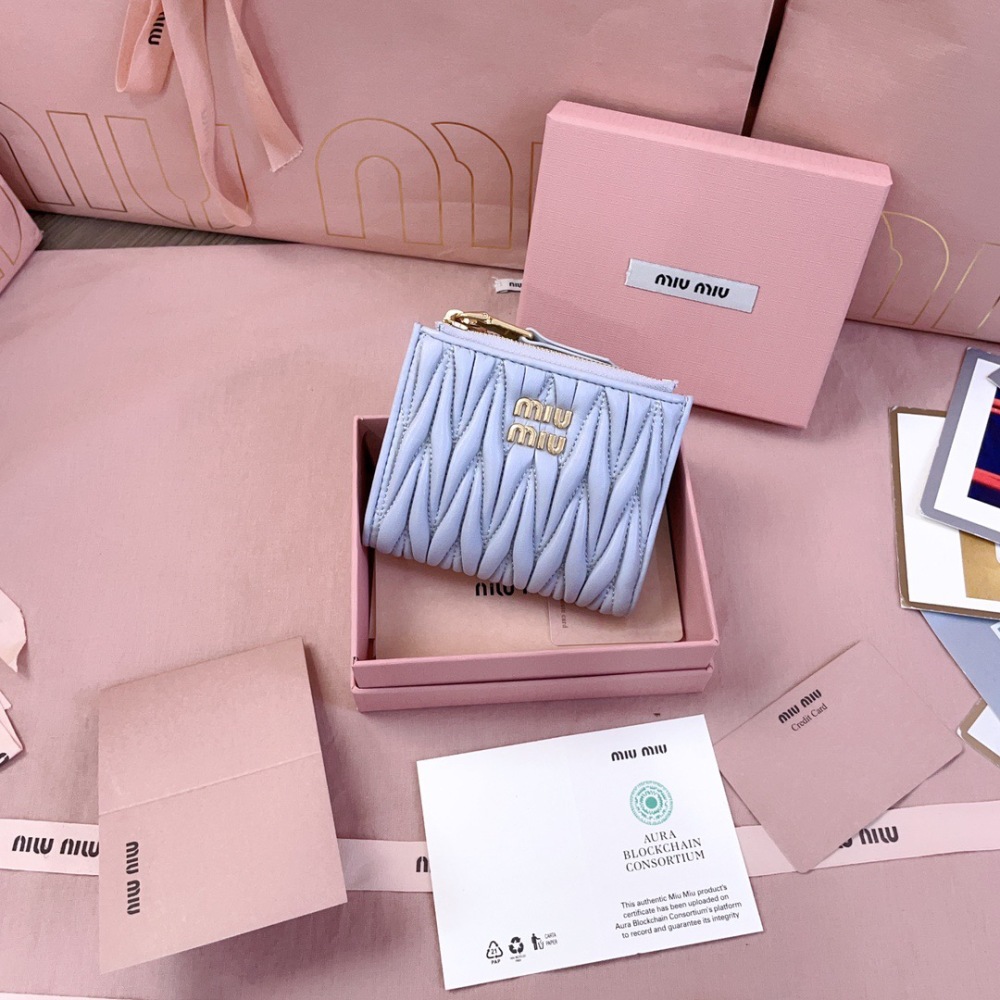 MIU MIU MATELASSÉ CARD HOLDER