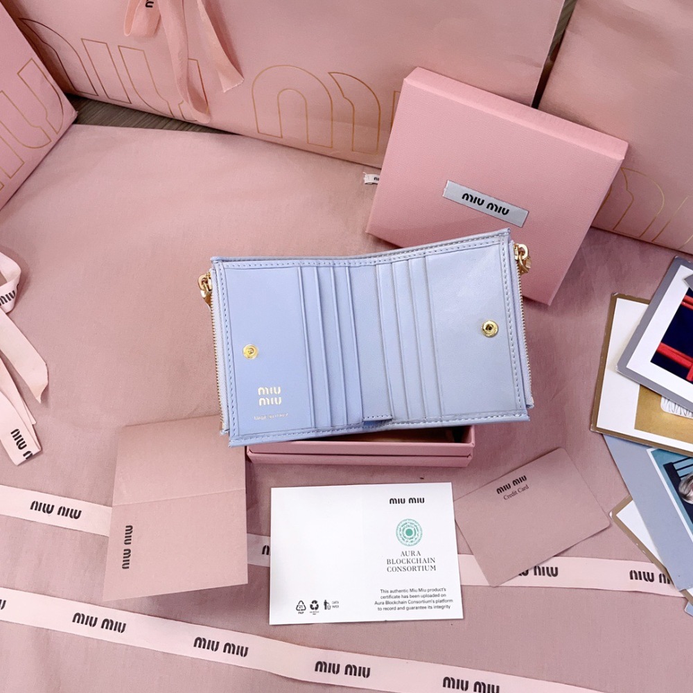 MIU MIU MATELASSÉ CARD HOLDER
