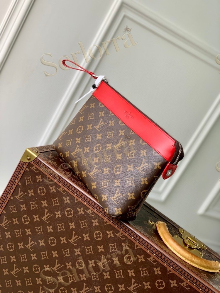 LOUIS VUITTON POCHETTE VOYAGE SOUPLE