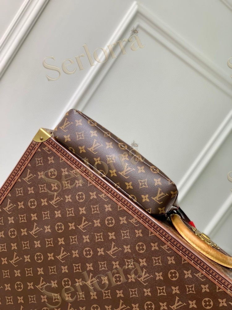 LOUIS VUITTON POCHETTE VOYAGE SOUPLE