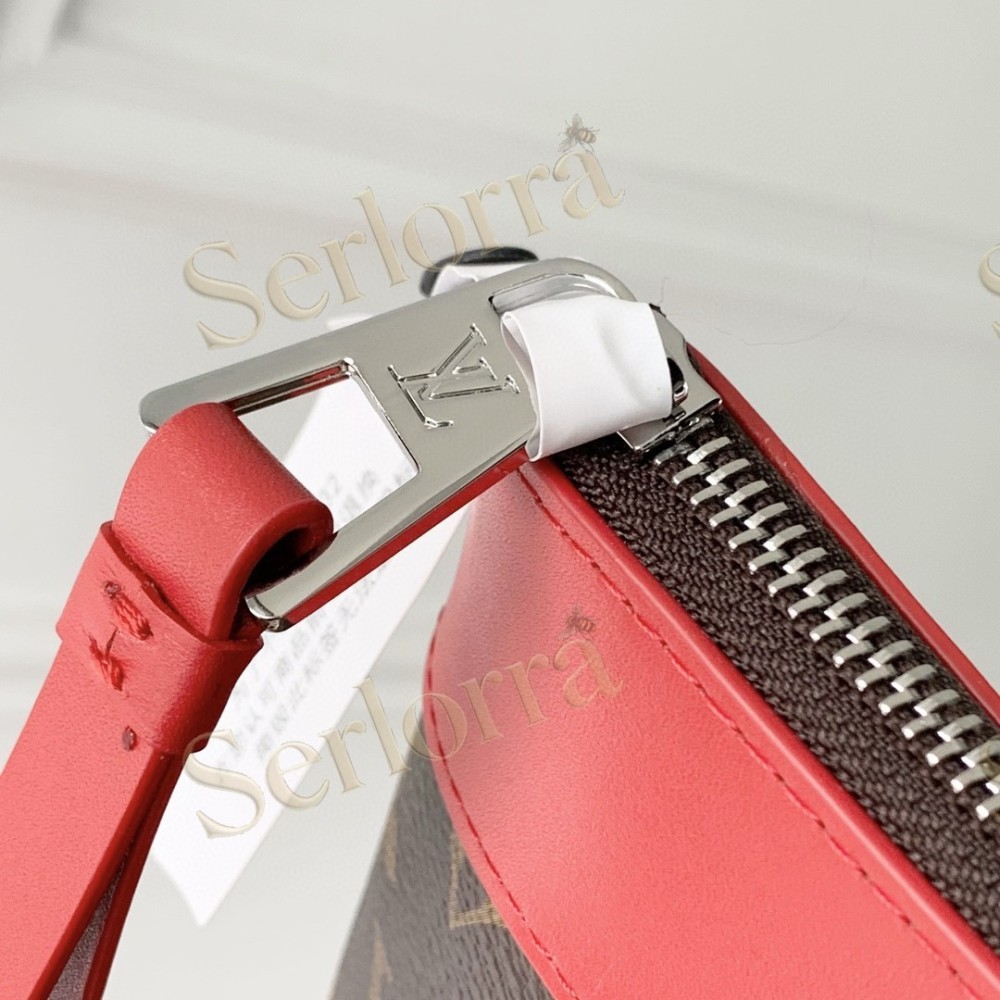 LOUIS VUITTON POCHETTE VOYAGE SOUPLE