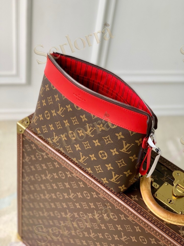 LOUIS VUITTON POCHETTE VOYAGE SOUPLE