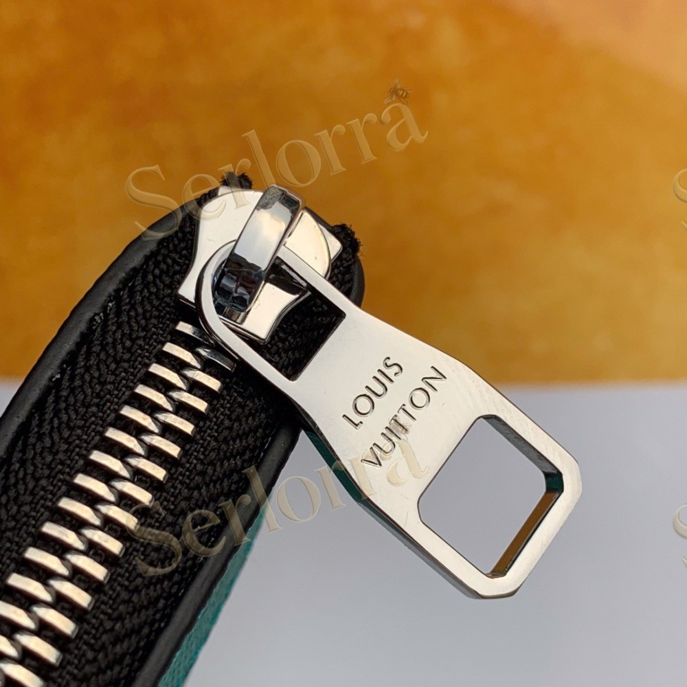 LOUIS VUITTON POCHETTE APOLLO